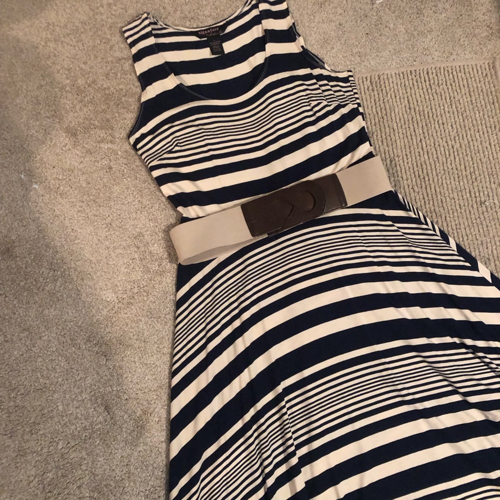 Signature by Robbie Bee dress
